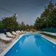 Villa Paradise, Пргомет