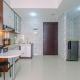 Comfy and Minimalist 1BR Apartment at Atria Residence By Travelio, Tangerang - Fotografie 3