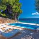 Beachfront Casa Ahoi with 2 bedrooms, heated pool, amazing sea views, Omiš - Fotografie 1