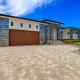 Modern home with outdoor kitchen and steps to beach, Marco Island (Foto 2)