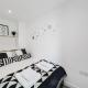 Cosy Apartment in the Heart of the City, London - Photo 2