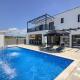 New luxury Villa with extra heated pool with hydromassage, biliard near town center, Marčana (fotografie 10)