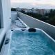 Amazing Suite at Glyfada with sea view & jacuzzi, Athen - Foto 4