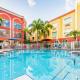 Holiday Inn Express Hotel & Suites Bradenton West by IHG