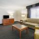 La Quinta Inn by Wyndham Dallas Uptown - Photo 7
