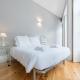 LovelyStay - Porto Windows with AC by central station - Photo 2