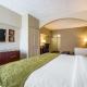 Comfort Suites at Woodbridge, Авенел (фото 7)