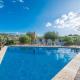 Villa Can Pau, pool and garden close to the beach, Port d'Alcúdia