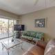 Luxury Updated Beach Condo - Crimson #104, St Pete Beach (fotografie 3)