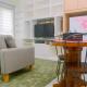 Modern Studio at Titanium Square Apartment By Travelio Yakarta - Foto 6