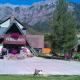 Twin Peaks Lodge & Hot Springs