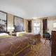 Super 8 by Wyndham Oklahoma/Frontier City Edmond - Photo 2