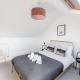 Modern & Spacious 2 Bedroom Maisonette, Bath - Photo 3