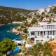 Beachfront Villa Extravaganza with Infinity Pool, Vinišče - Fotografie 4