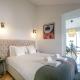 LovelyStay - Downtown Studio with Pool, AC and Balcony Porto - Foto 4