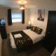 5 bedrooms, 2 Reception Rooms, 2 Shower Rooms, Sleeps up to 7, Parking, Free WiFi & Netflix, Large Garden Corby - Foto 2