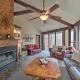 Skiway Chalet Home with Hot Tub in Beech Mountain!, Beech Mountain (foto 4)