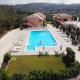 Anna Studios, Arillas