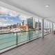 QV Stays Absolute Waterfront Stunner, Окленд - Фото 8