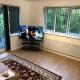 Oaklawn Apartment - Sleeps 4 Parking & Garden, Woking