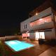 Apartment 3 with the private jacuzzi, Турань (фото 3)