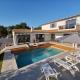 Modern Villa with 4 bedrooms and pool near Pula, Šišan - Fotografie 2