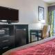 Comfort Inn & Suites Maumee - Toledo I80-90, Моми (фото 2)
