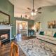 Suburban Getaway with Game Room, 19 Mi to Nashville!, Hunters Store (foto 5)