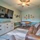 Suburban Getaway with Game Room, 19 Mi to Nashville!, Hunters Store (foto 7)