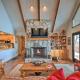 Home with Spacious Deck, BBQ, Game Room and Lake Views, Hiawassee (foto 4)