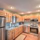 Home with Spacious Deck, BBQ, Game Room and Lake Views, Hiawassee (foto 10)