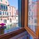 CA CAMMELLO private terrace and canal view Venice - Photo 9