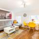 Town Center Apartment with 55” Smart TV+Netflix, Andover (fotografie 2)