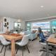 QV Stays Spacious Waterfront Suite, Окленд - Фото 3
