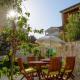 Two-Bedroom Apartment in Okrug Gornji III, Trogir (Traù) (foto 8)
