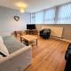 3 Bedroom Apartment Coventry - Hosted by Coventry Accommodation - Photo 2