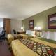 Super 8 by Wyndham Madison South - Photo 4
