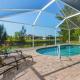Amazing outdoor living on a freshwater canal, 4 bedrooms, pet-friendly - Villa Becky