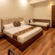 De Manora Homes - Unpretentious hotel with a garden , posh area Ranjit Avenue Amritsar - Zdjęcie 2