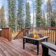 Peaceful Nature Escape with Deck in North Pole!