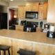 3 queen beds, 1 twin bed, 2 rooms, 1 and a half bath, self check-in, flexcation equipped, Idaho Falls (foto 10)