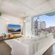 Luxury 5-floor Unit with Ocean Views near Beach Caloundra - Zdjęcie 3