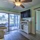 Resort Retreat with Private Porch and Water Views, St Petersburg (fotografie 5)