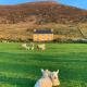 Hidden Hills Waterville - Private Farmhouse, An Coireán