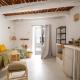 Vieil Antibes, plage de sable, avec parking, Antibes