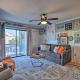 Eclectic Condo with Balcony 1 Block to Beach! Myrtle Beach - Foto 5