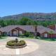 Private mountain retreat with pool and mini-golf, Oakhurst
