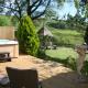 Barn Cottage - Farm Park Stay with Hot Tub, Swansea - Foto 4