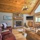 Game Room & Fire Pit: Picturesque Cabin in Murphy, Murphy (zdjęcie 3)