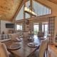Game Room & Fire Pit: Picturesque Cabin in Murphy, Murphy (zdjęcie 6)
